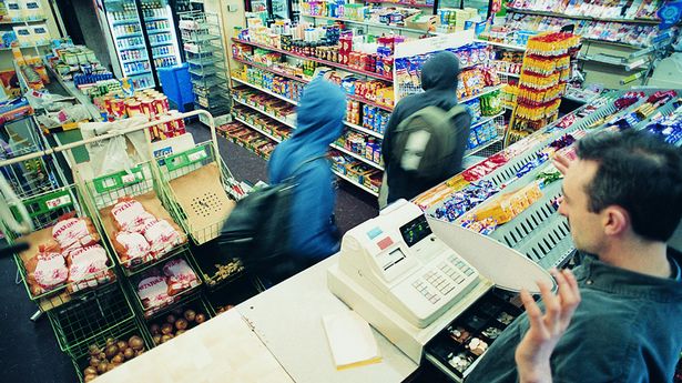 惊恐的同行们告诉我们，商店的工作人员在遭受袭击后失明、流产，不得不搬回家