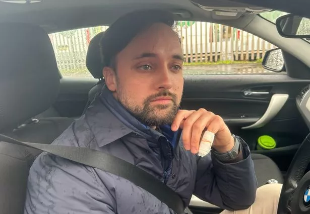 在阿斯达外面被刺的英雄讲述了他如何击退“横冲直撞的兰博刀袭击者”