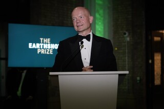 前英国保守党领袖威廉·黑格当选牛津大学校长，这是一个有800年历史的职位