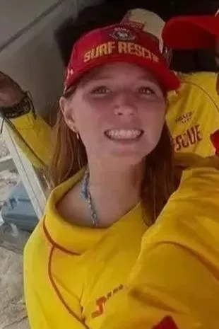 社交媒体上的最后一篇帖子显示,一名青少年被鲨鱼咬死